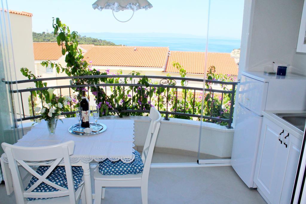 Apartments Adriona With Parking Makarska Exterior foto